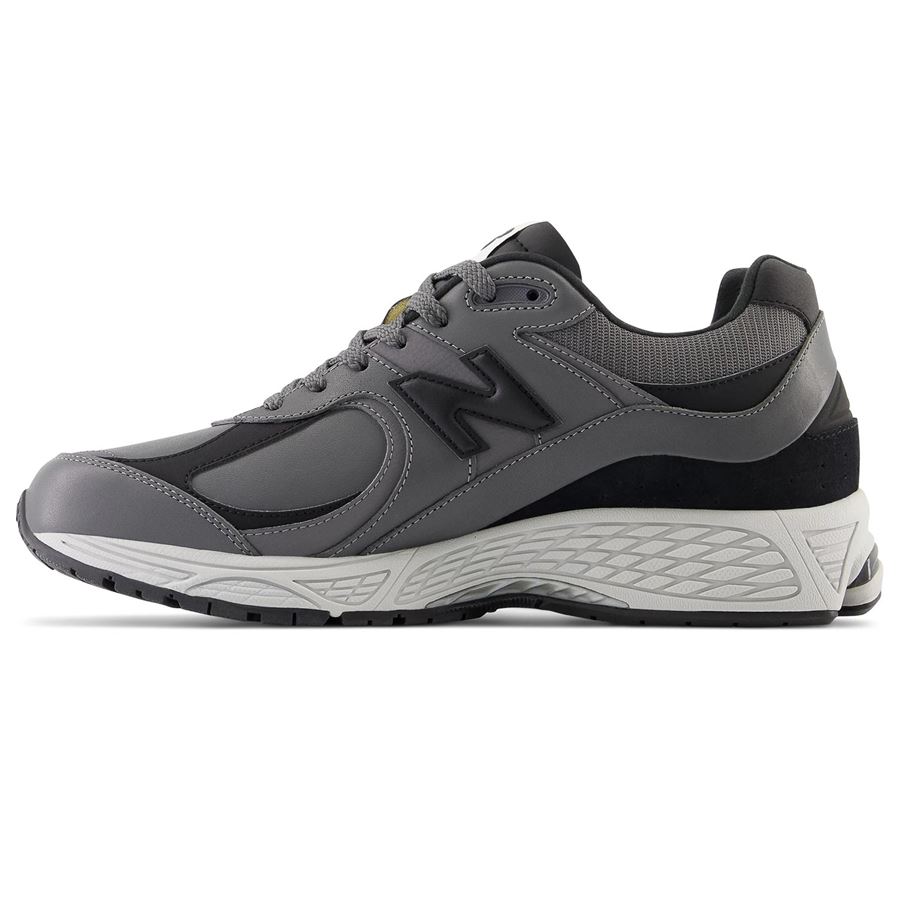 M2002R sneakers da uomo New Balance | M2002RVG